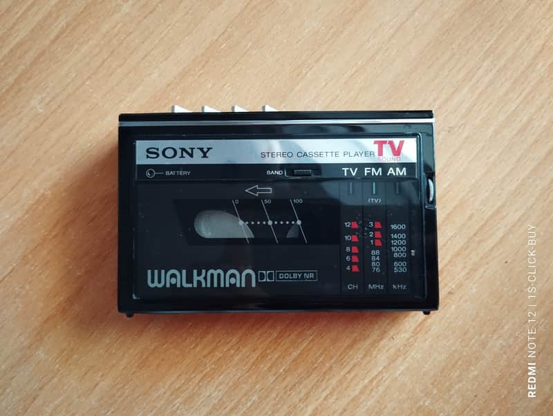 Sony WM F30 1984 - Sony Walkman radio Cassette player WM F 30 black working video test image 1