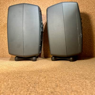 Genelec 8030A 5" Powered Nearfield Studio Monitor (Pair) 2005 - 2013 - Gray image 3