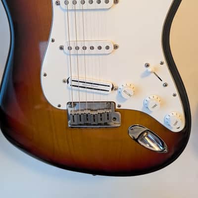 Fender US Standard Stratocaster 2000 - Sunburst image 2