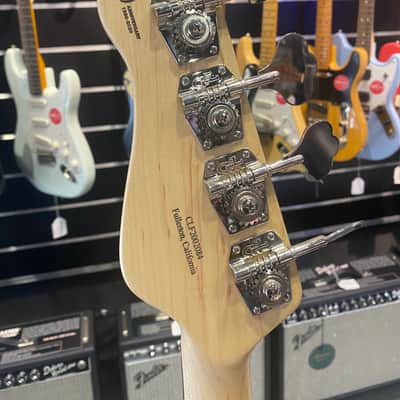 G&L Fullerton SB1 40 Aniversario Bajo Eléctrico Crimson Red image 5