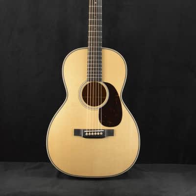 Martin Custom Shop 00 Grand Concert 12-Fret Mahogany Adirondack Spruce VTS Natural image 2