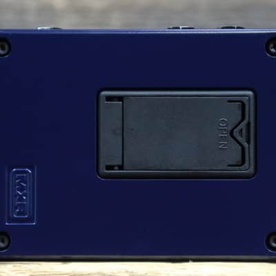 MXR EVH 30 5150 Chorus Eddie Van Halen Classic Chorus Stereo Output Effect Pedal image 4