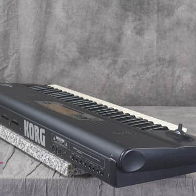 KORG 01/W Music Workstation synthesizer in Good condition image 9