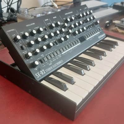Roland SE-02 with EXT-Box, KM-25 and decksaver image 3