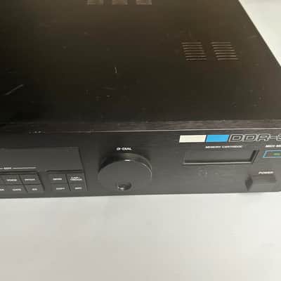 Roland DDR-30, digital PCM drum machine with VCA CEM3360 (x6). Synthpop beats image 2