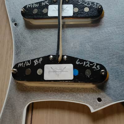 Loaded pickguard Stratocaster Custom Shop Ancho Poblano image 6