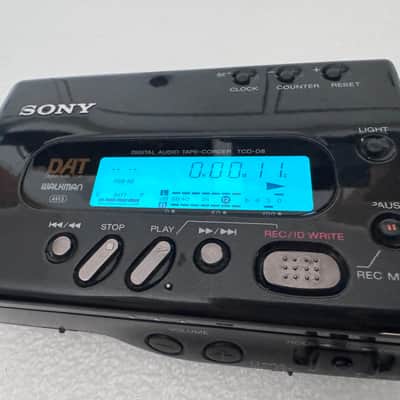 Sony TCD-D8 DAT Walkman 2000 - Excellent image 9