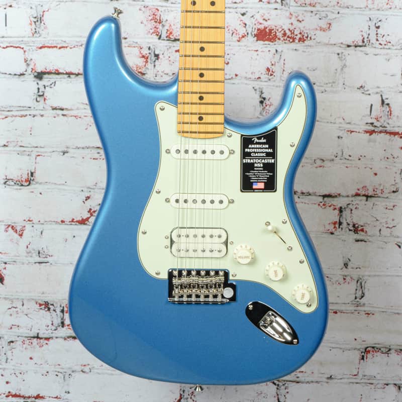Fender - American Professional Classic Stratocaster - Electric Guitar - HSS - Maple Fingerboard - Faded Lake Placid Blue - w/ Deluxe Gigbag image 1