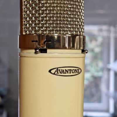 Avantone BV-12 Large Diaphragm Tube Condenser Microphone image 2