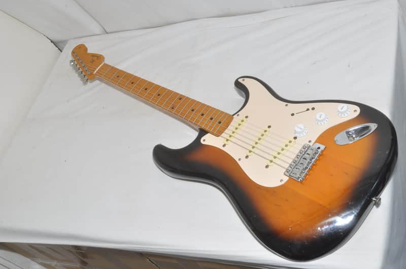 Fender Japan ST57（T）'57 Stratocaster 2-Tone Sunburst Electric Guitar Ref No 7526 image 1