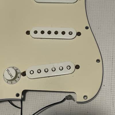 2006 MIM Fender Mexico Stratocaster Lefty White Loaded SSS Pickguard 11 Screw 3 Ply image 7