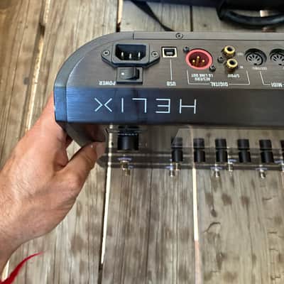 Line 6 Helix Floor 2015 - Present - Black electric guitar modulator multi effect pedal system image 6