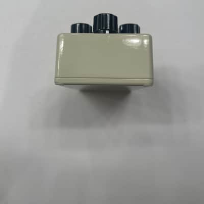 MXR Dunlop M-66 Classic Overdrive White Guitar Effect Pedal image 5