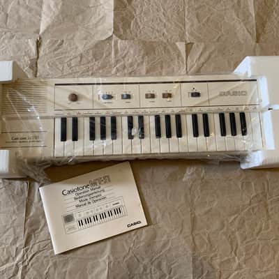 Casio MT-31 Casiotone MT31 37-Key Semi Analog Keyboard MIJ 1980's White RARE MINT in orignal box with Users Manual booklet image 17
