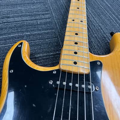 Fender Stratocaster Left-Handed with 3-Bolt Neck, Maple Fretboard 1977 - Natural image 7