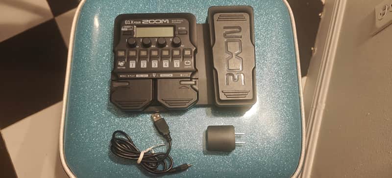 Zoom G1X Four