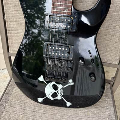 Squier Showmaster HH Skull & Crossbones 2003 - 2004 - Black Metallic / Skull & Crossbones image 2