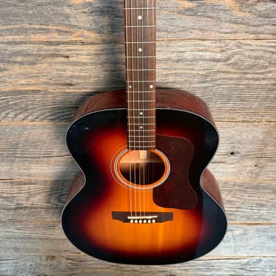 Guild USA F-40 Tradtional Jumbo Acoustic Guitar - Antique Burst image 2