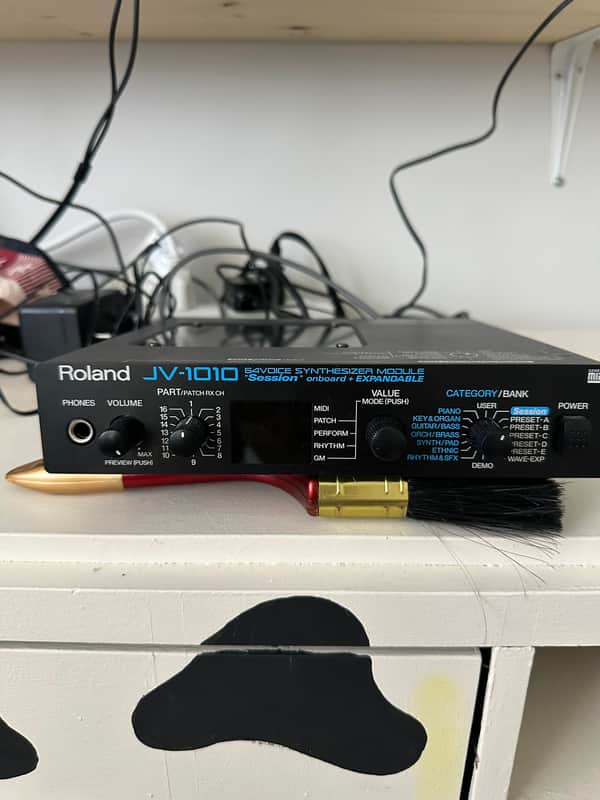 Roland JV-1010 64-Voice Synthesizer Module | Reverb Canada