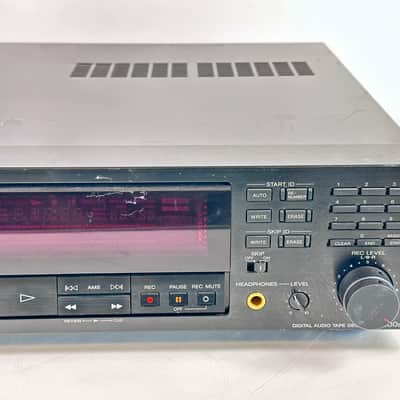 Sony DTC-300ES DAT Recorder Digital Audio Tape Deck image 4