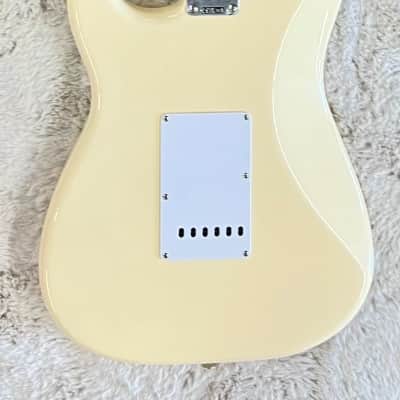 Fender Vintera III Late '60s Stratocaster, Maple Fingerboard, Olympic White image 8