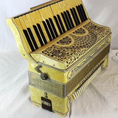 8421 - Decorated Buttercream Galanti Aristocrat NY Piano Accordion LMMM 41 120 - FIXER UPPER FOR PARTS OR REPAIR image 4