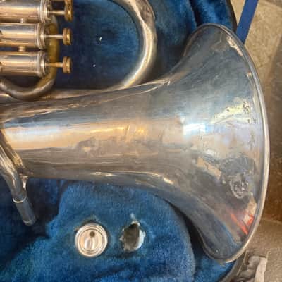 Yamaha YEP-321S Euphonium. 4 Valves. with case and mouthpiece image 5