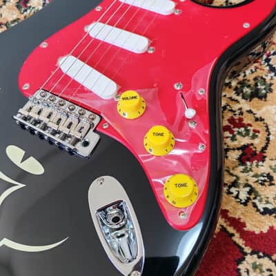 *NEW OLD STOCK* 2010 Fender Japan Disney Official Mickey Mouse Stratocaster ST-Mickey D-120, 1 of 100, MIJ image 9