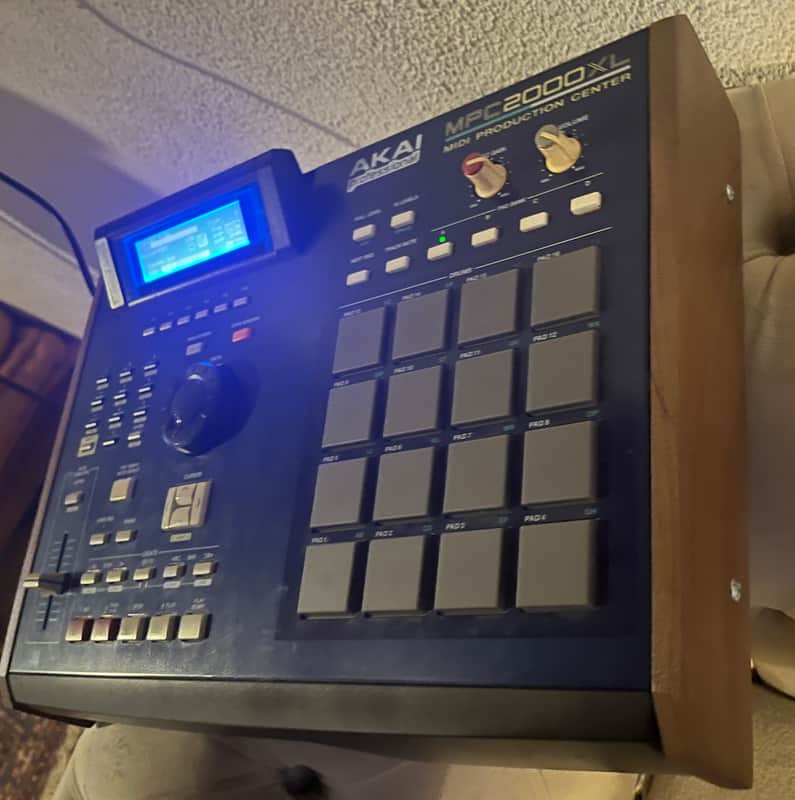 Akai MPC2000XL MCD MIDI Production Center | Reverb