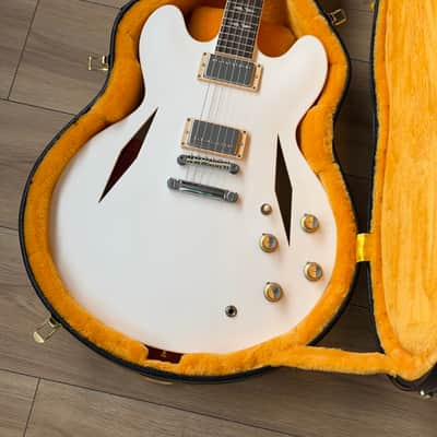 SIGNED ✍️Gibson Custom Shop White Limo Dave Grohl DG-335 Alpine White SIGNED✍️ BY DAVE GROHL 50 PIECES WORLDWIDE RARE Foo Fighters (VIDEO) image 11