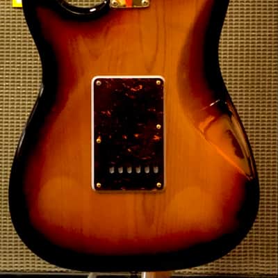 Fender '97 Collector's Edition Stratocaster 1997 - 3-Color Sunburst image 7