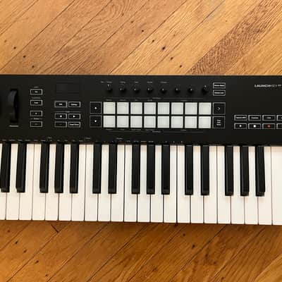 Novation Launchkey 37 MKIII MIDI Keyboard Controller 2020 - Present - Black