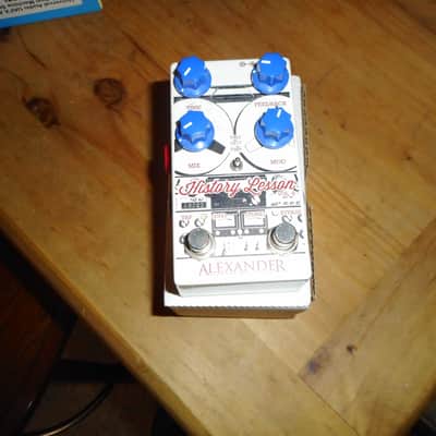 Alexander Pedals History Lesson Delay 2010s - Graphic image 1