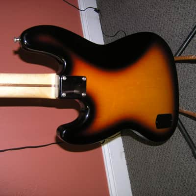 Fender Deluxe Active Jazz Bass 1997 - Sunburst image 4
