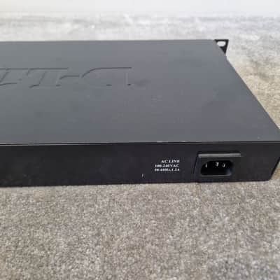 D-Link DGS-1224T - 24-Port Gigabit Smart Switch - Good image 7