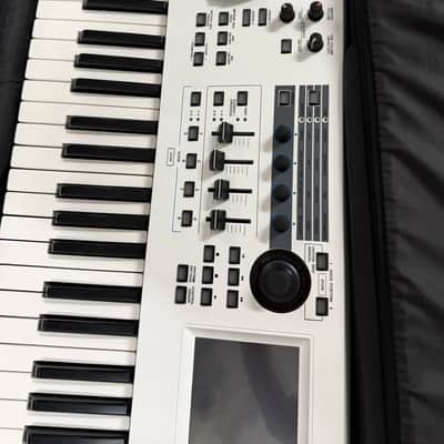 Yamaha MODX6 61-Key 16-Voice Synthesizer 2022 - Present -WHITE image 3