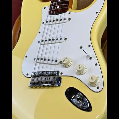 Fender AVRI '62 Stratocaster  | 1996 USA Made - Vintage White Nitrocellulose image 4