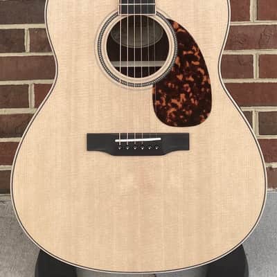 Larrivee L-03R, Sitka Spruce Top, Rosewood Back & Sides, Maple Binding, Ebony Bridge & Fretboard Bild 2