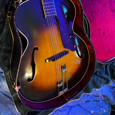 Epiphone Devon 1951 Sunburst, Gorgeous player, tone, Original Case image 8