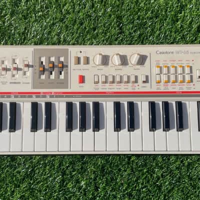 Casio MT-65 Casiotone 49-Key Synthesizer 1980s - White