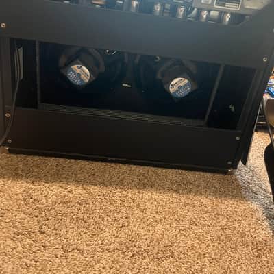 Fender "Custom" Vibrolux Reverb 40-Watt 2x10" Guitar Combo 1996 - 2013 - Black image 3