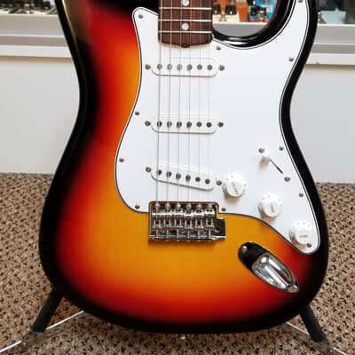 used 2018 Fender Custom Shop Ron Thorn Masterbuilt 1966 Stratocaster NOS with Brazilian Rosewood Fingerboard in Three Tone Sunburst, Excellent Condition with OHSC & Case Candy! image 5