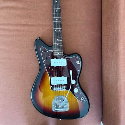 Fender Made in Japan Heritage 60s Jazzmaster 2026 - 3-tone Sunburst image 3