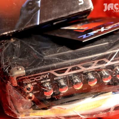 Zoom ZFX S2t Guitar & Bass Audio interface in box image 1