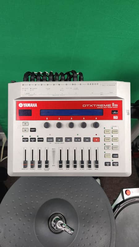 Yamaha DTXtreme lls 2007 Silver and Red Full Working Kit image 1