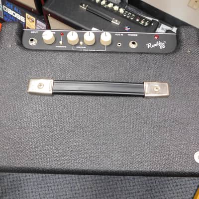 Fender Rumble 25 Bass Combo image 3