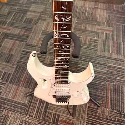 Ibanez JEMJR-WH Steve Vai Signature with Jatoba Fretboard 2018 - Present - White image 12