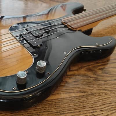 Fender Precision Bass Fretless with Rosewood Fingerboard 1978 Sunburst image 5