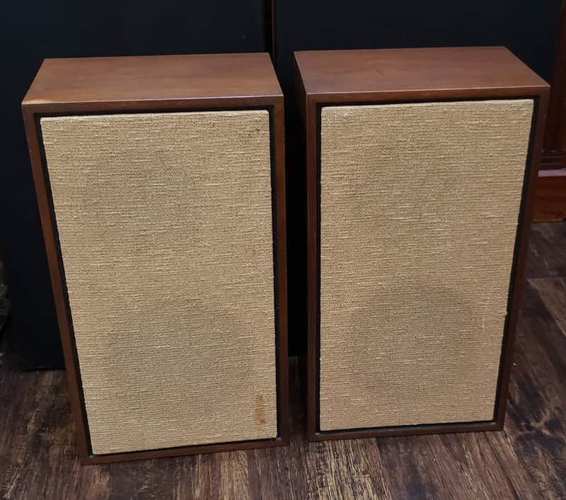 KLH Model 32 1966-1972 Walnut image 1