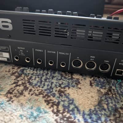 Behringer DeepMind 6 with case image 5